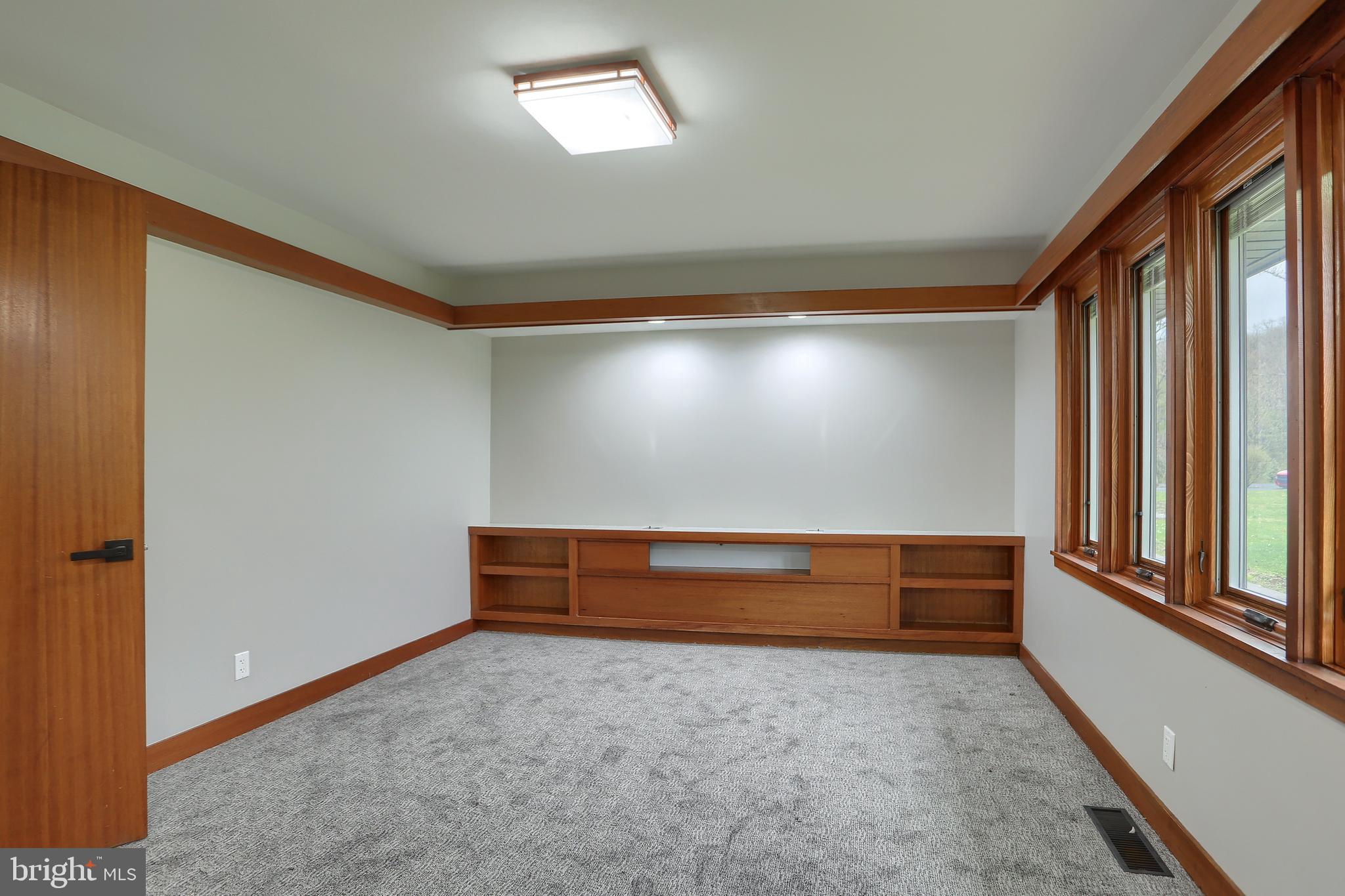 SOUTH HILLS - Residential