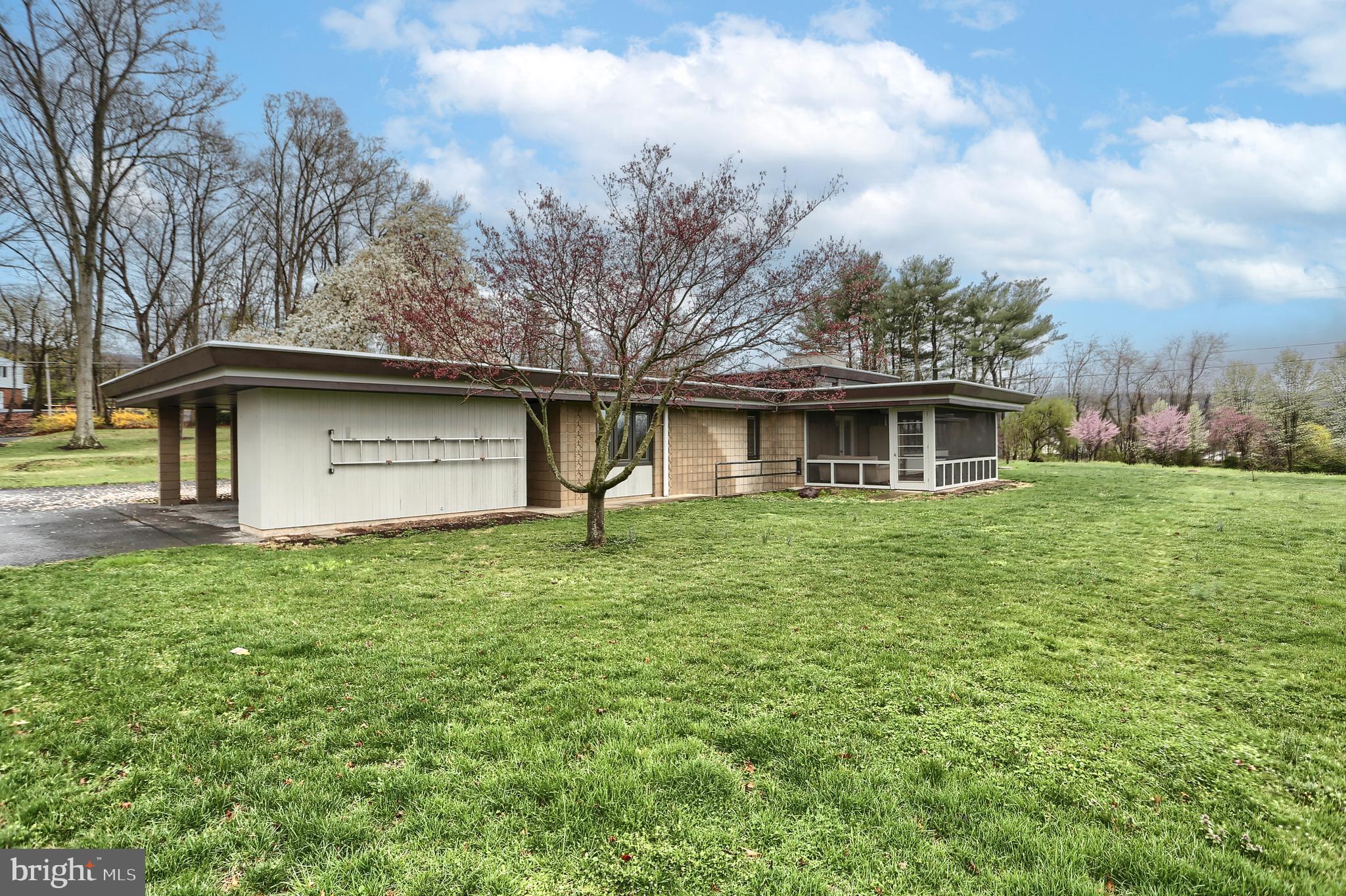 SOUTH HILLS - Residential