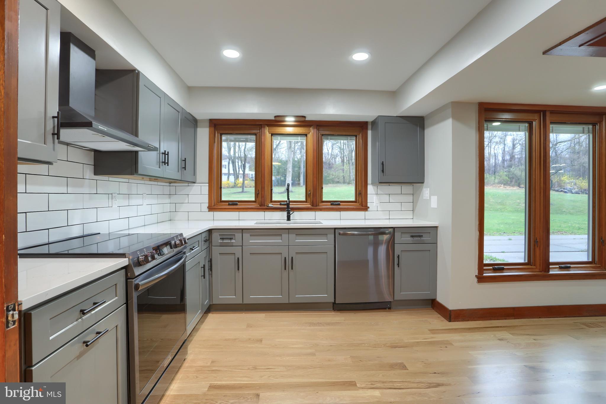 SOUTH HILLS - Residential