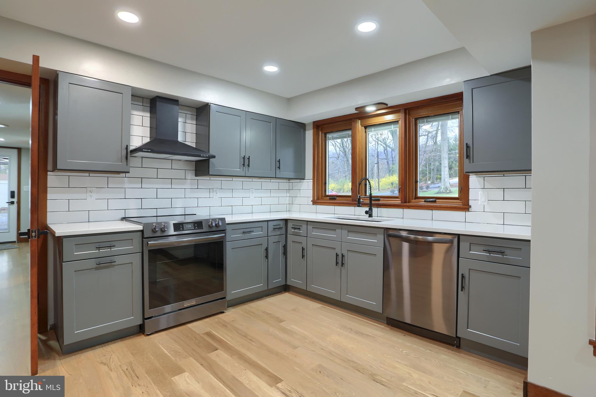 SOUTH HILLS - Residential