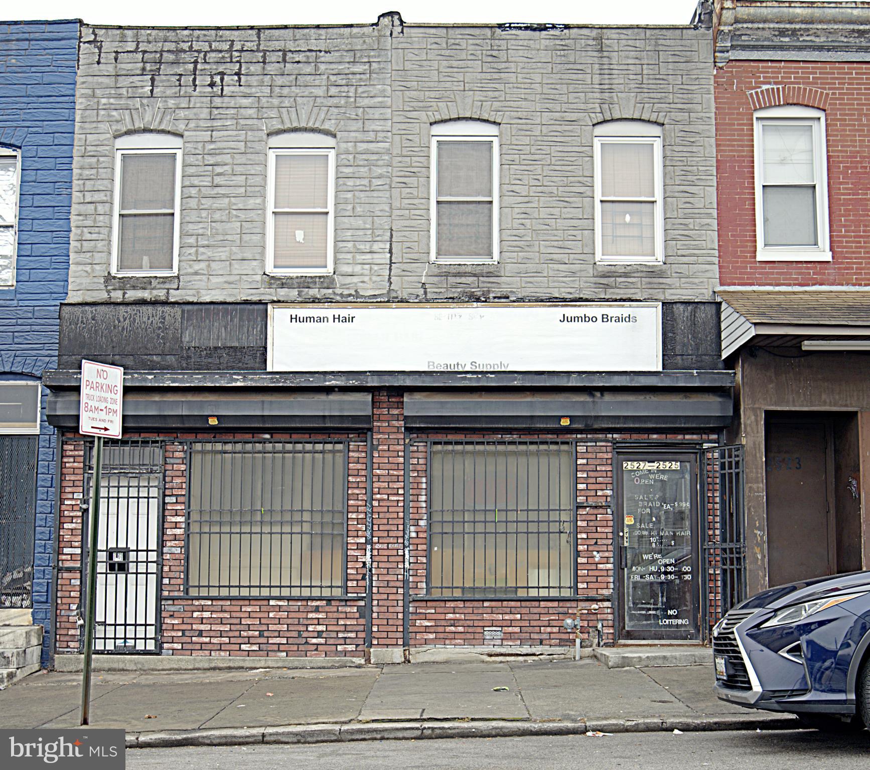 Main image without alt text