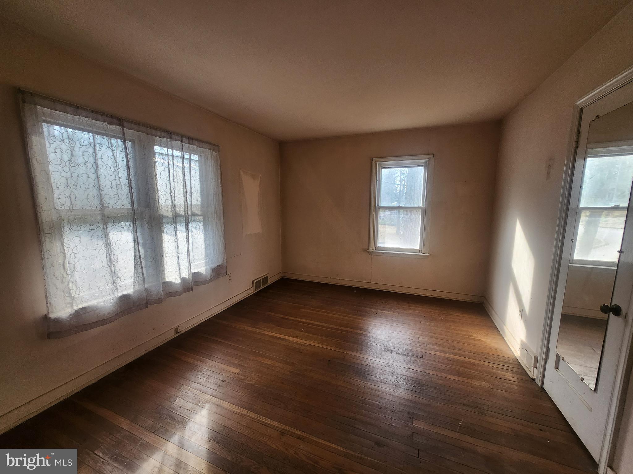 GLENSIDE - Residential