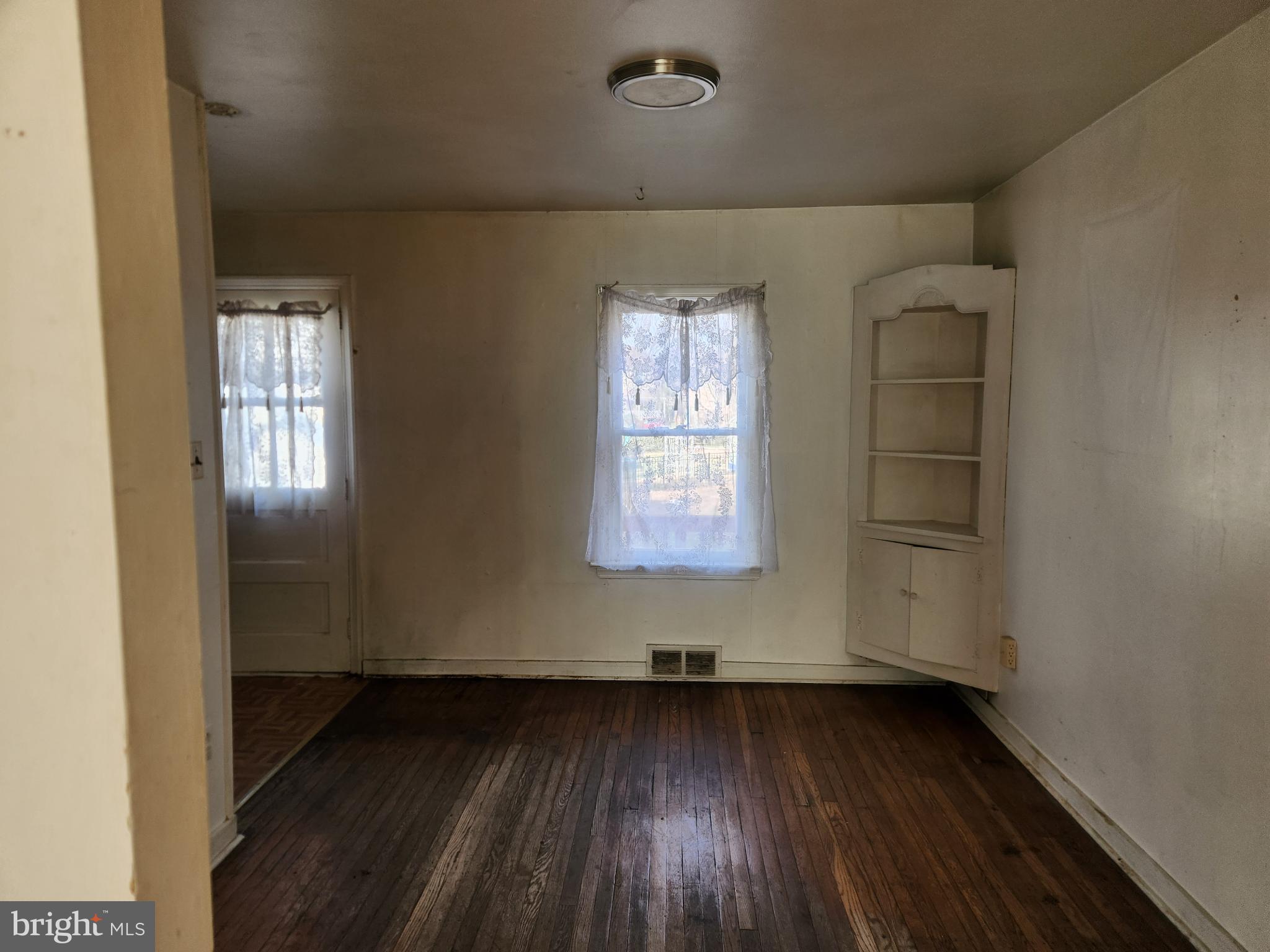 GLENSIDE - Residential