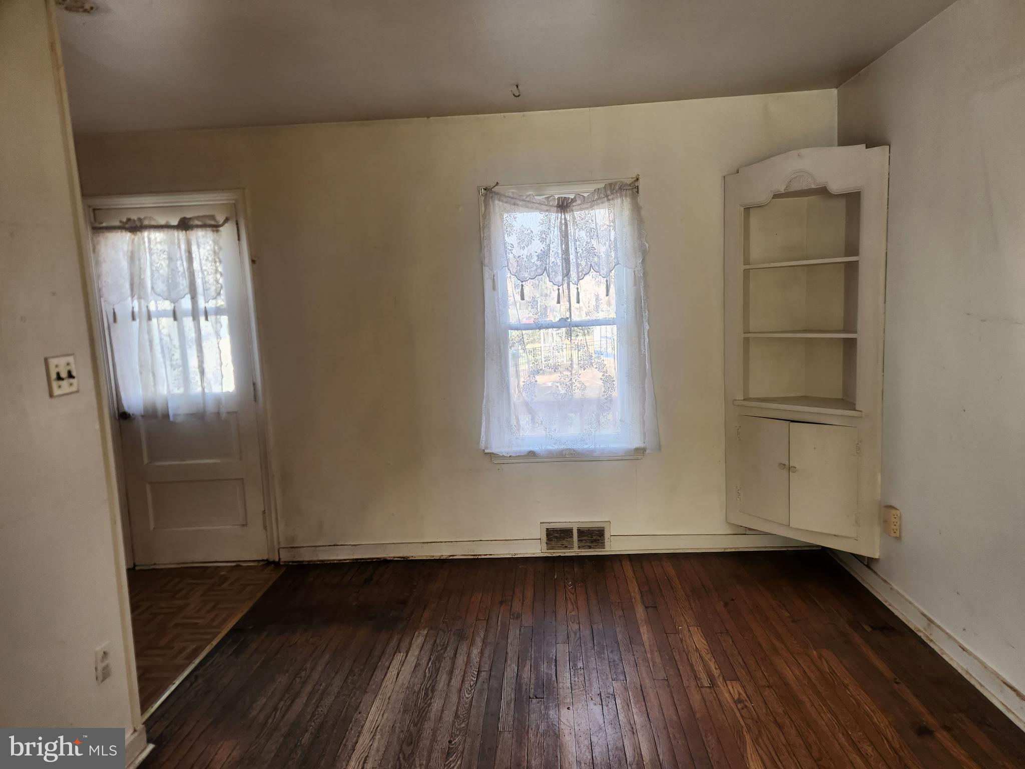 GLENSIDE - Residential