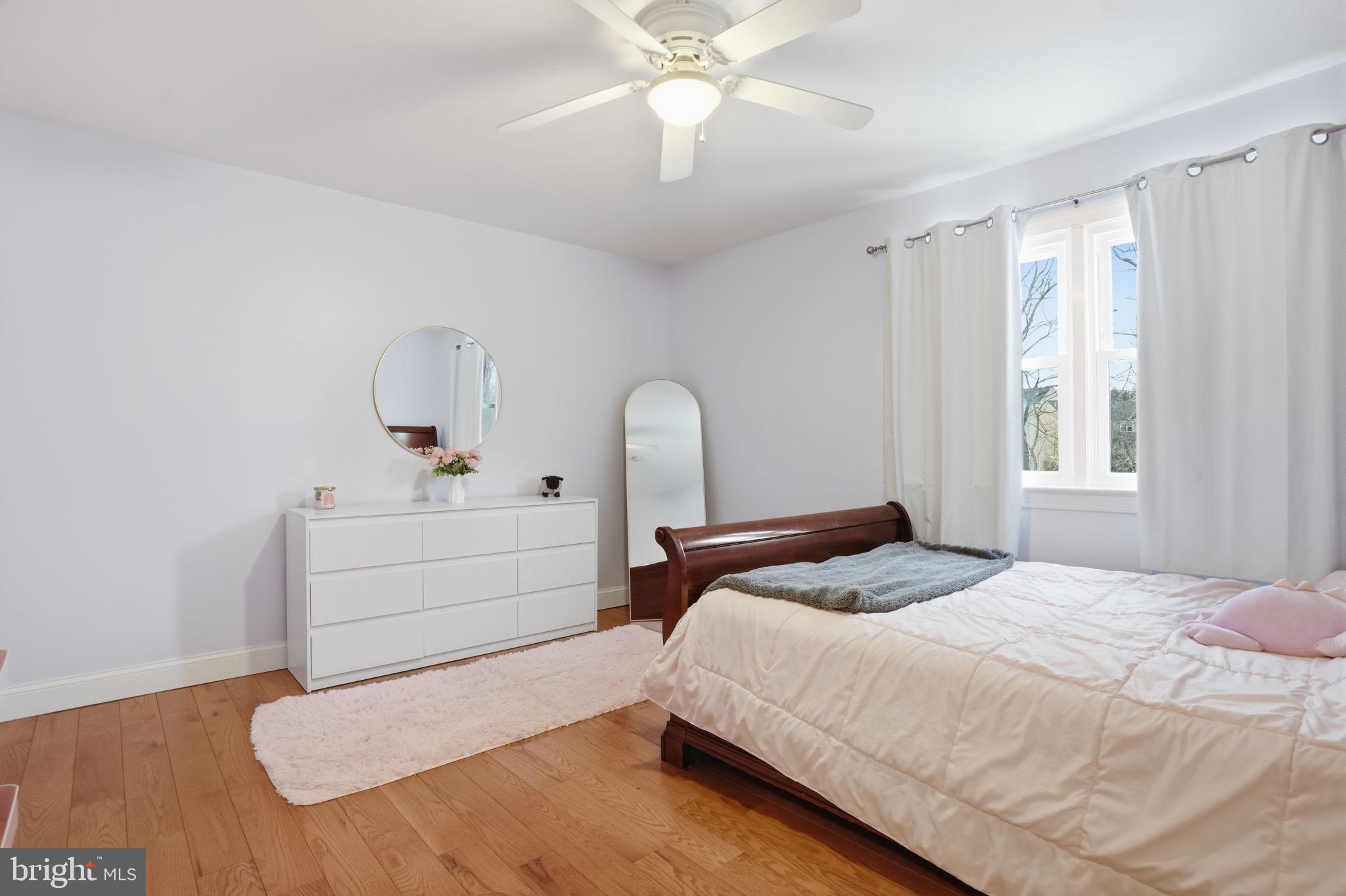 TREELINE ESTS - Residential