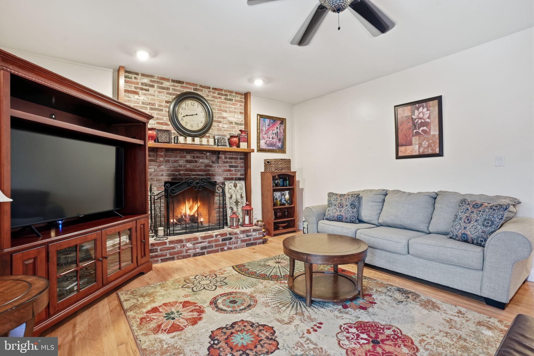 TREELINE ESTS - Residential