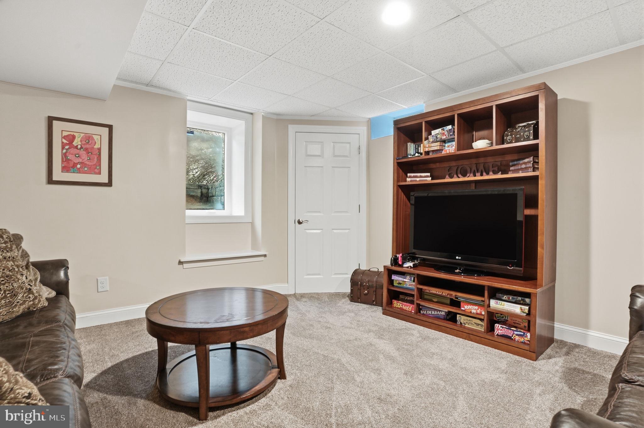 TREELINE ESTS - Residential