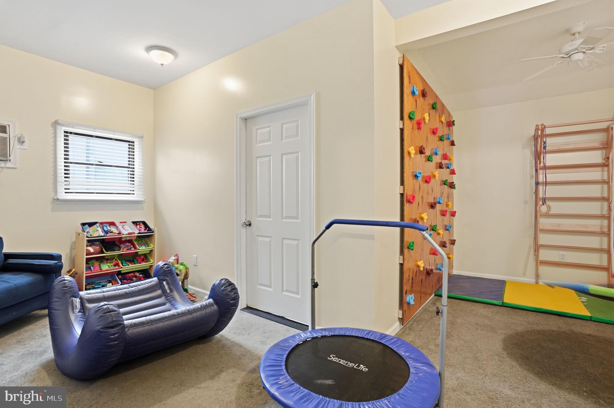 TREELINE ESTS - Residential