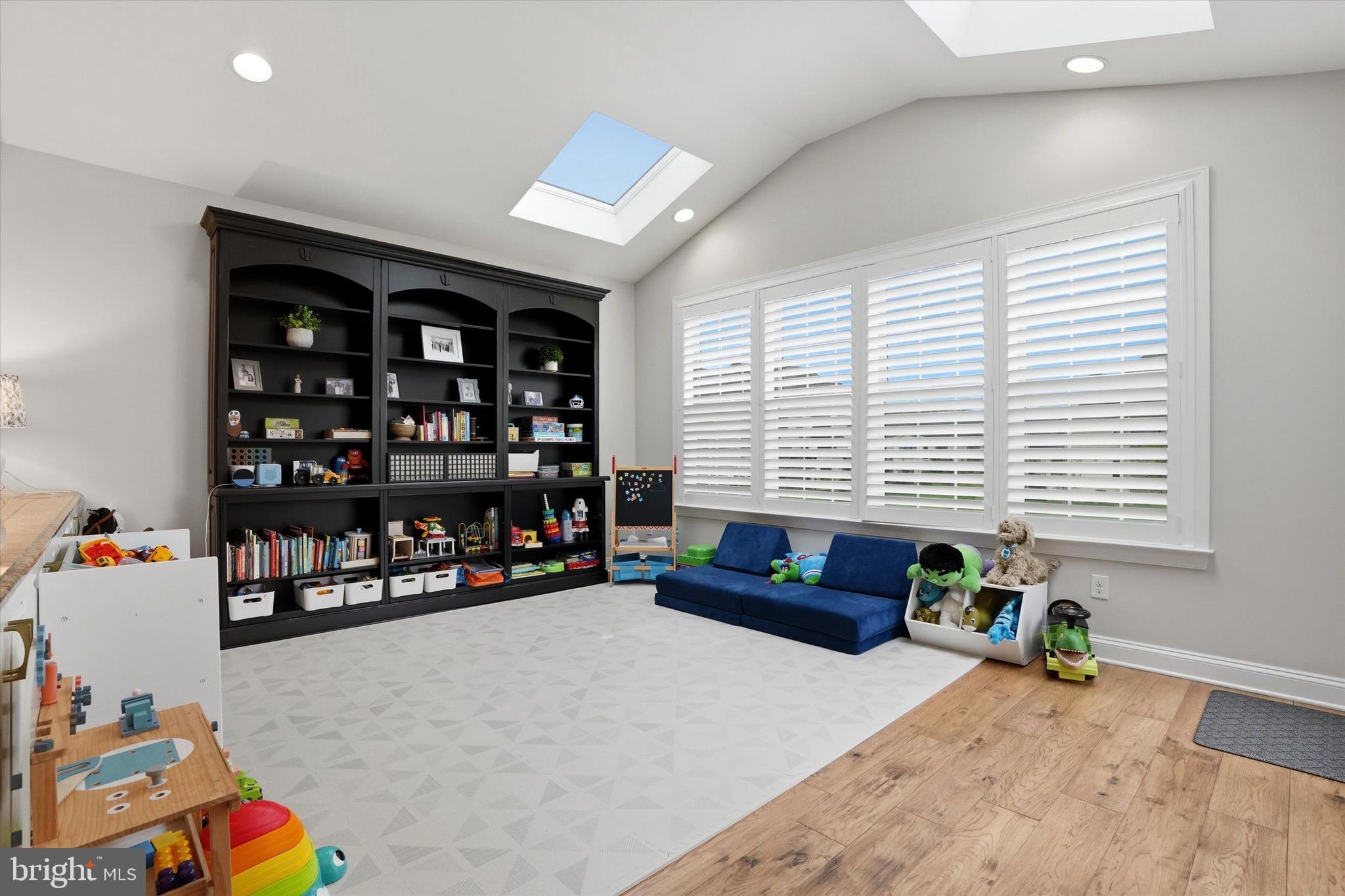 RESERVE AT CREEKSIDE - Residential