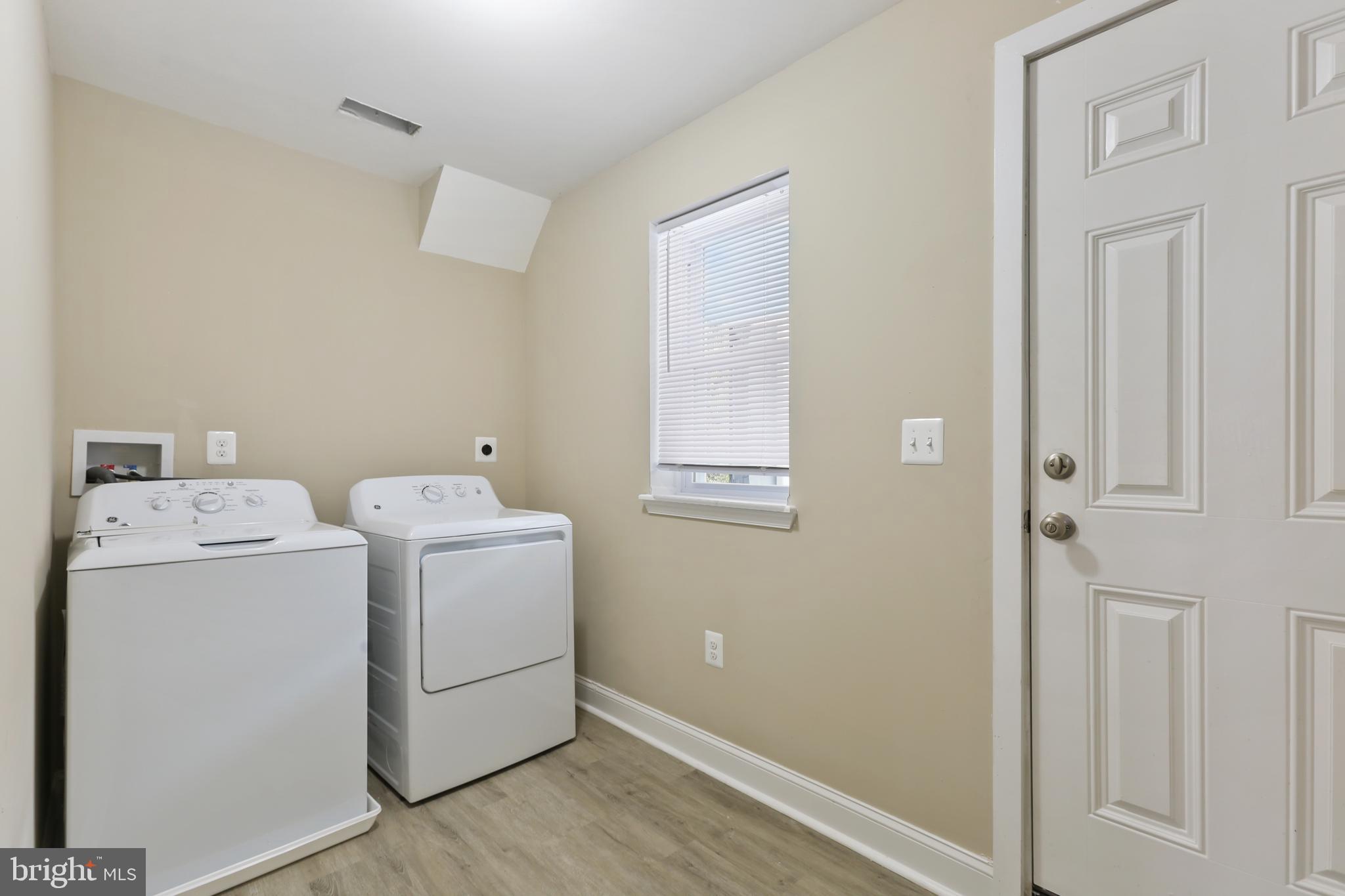 BROADWAY EAST - Residential Lease