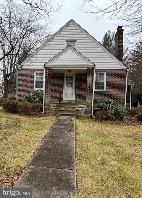 Photo of 319 2nd Avenue, NEWTOWN SQUARE, PA 19073 (MLS # PADE2112796)