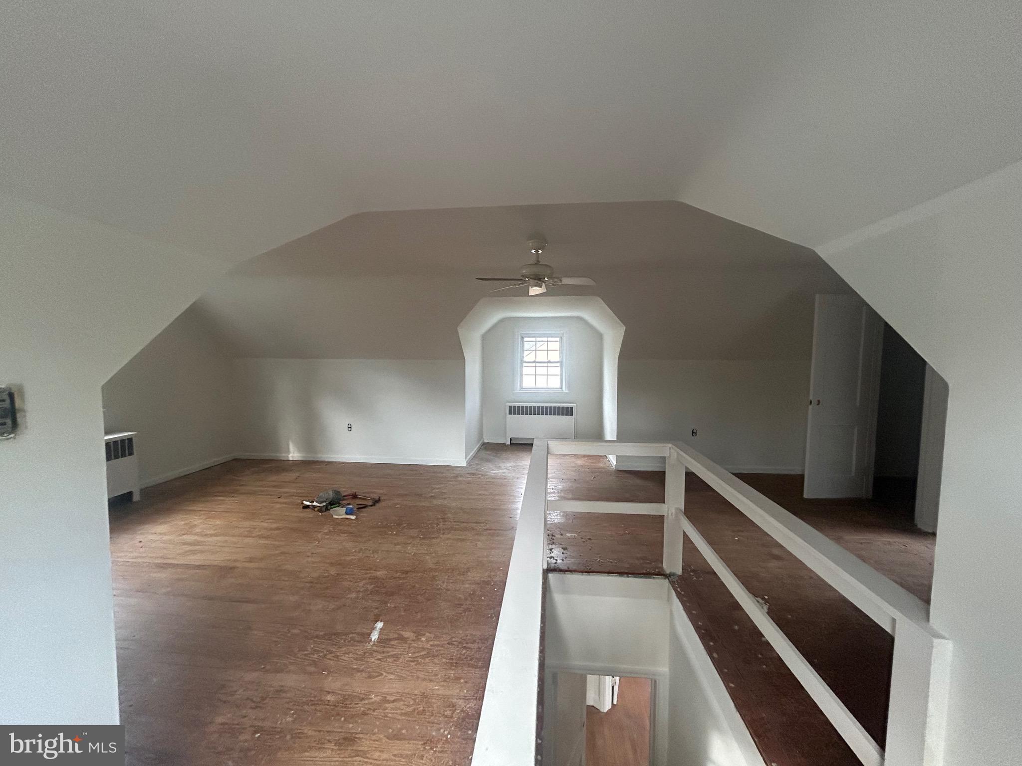 LARCHMONT SQ - Residential