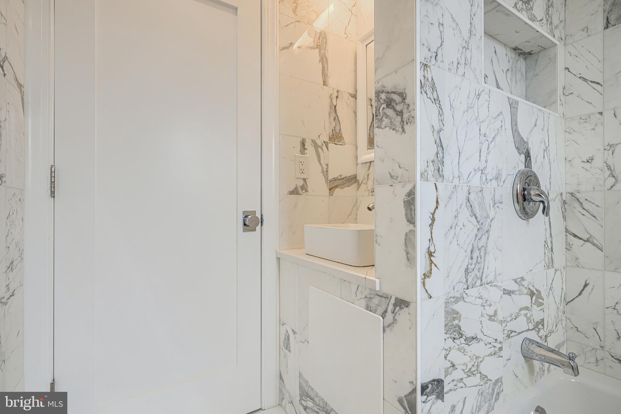 GREEKTOWN - Residential