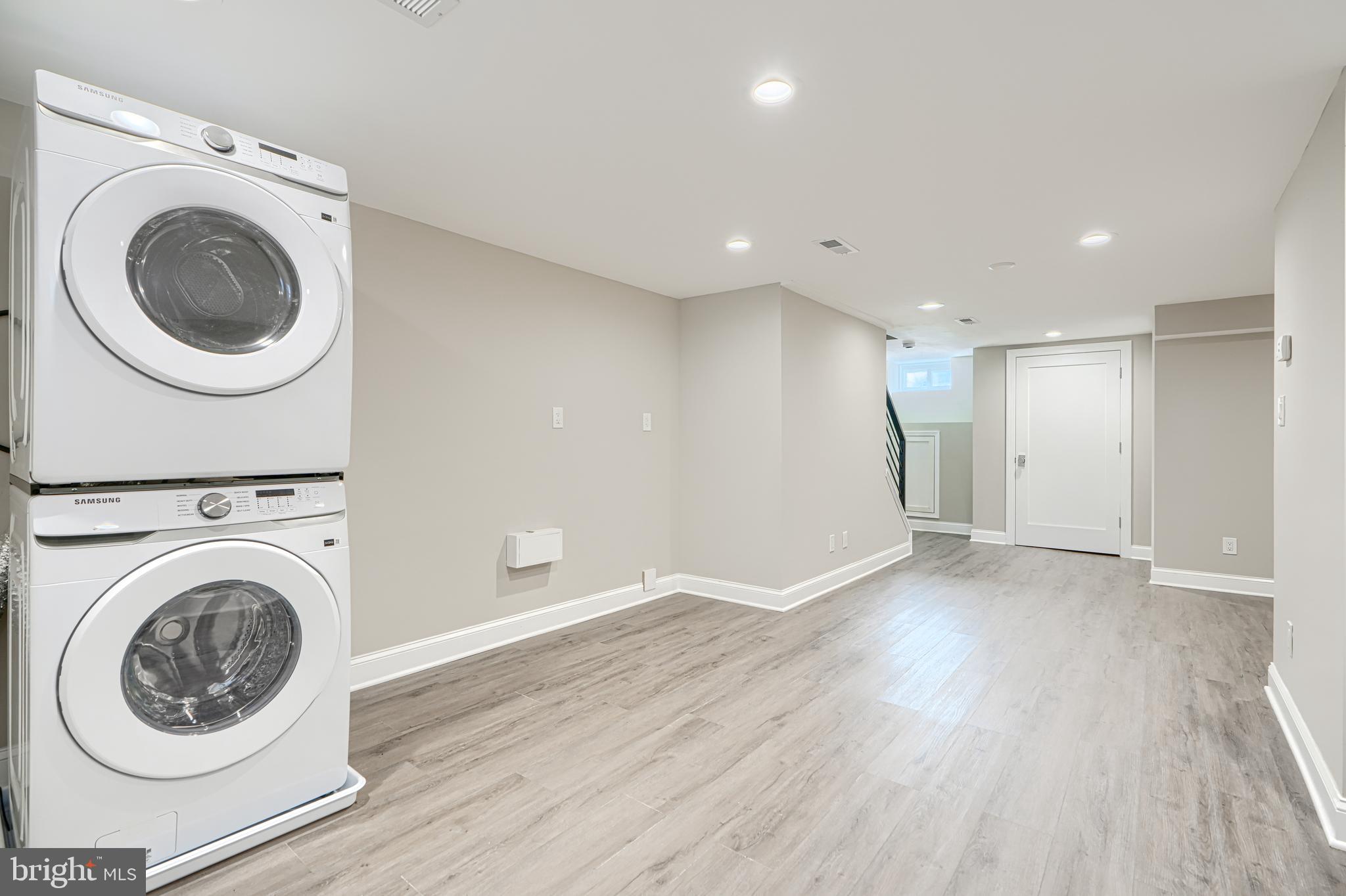 GREEKTOWN - Residential