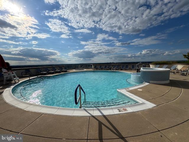 MIDTOWN BETHESDA NORTH - Residential