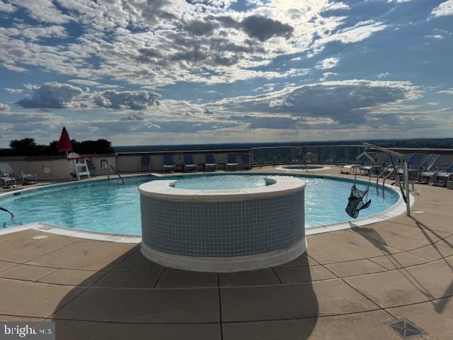 MIDTOWN BETHESDA NORTH - Residential