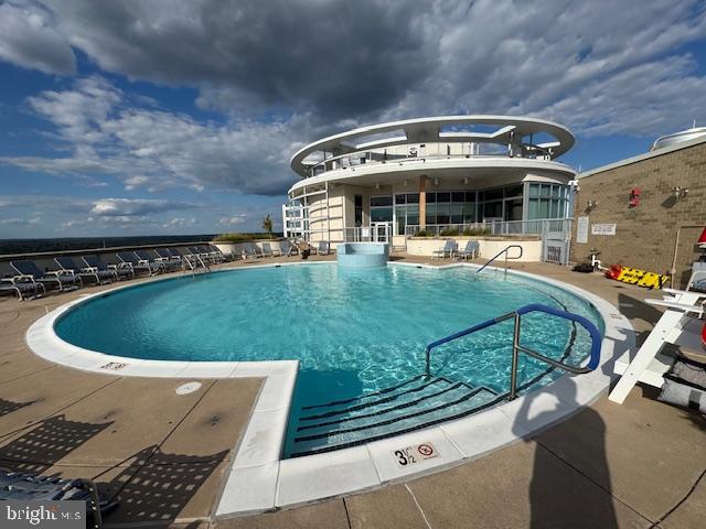 MIDTOWN BETHESDA NORTH - Residential