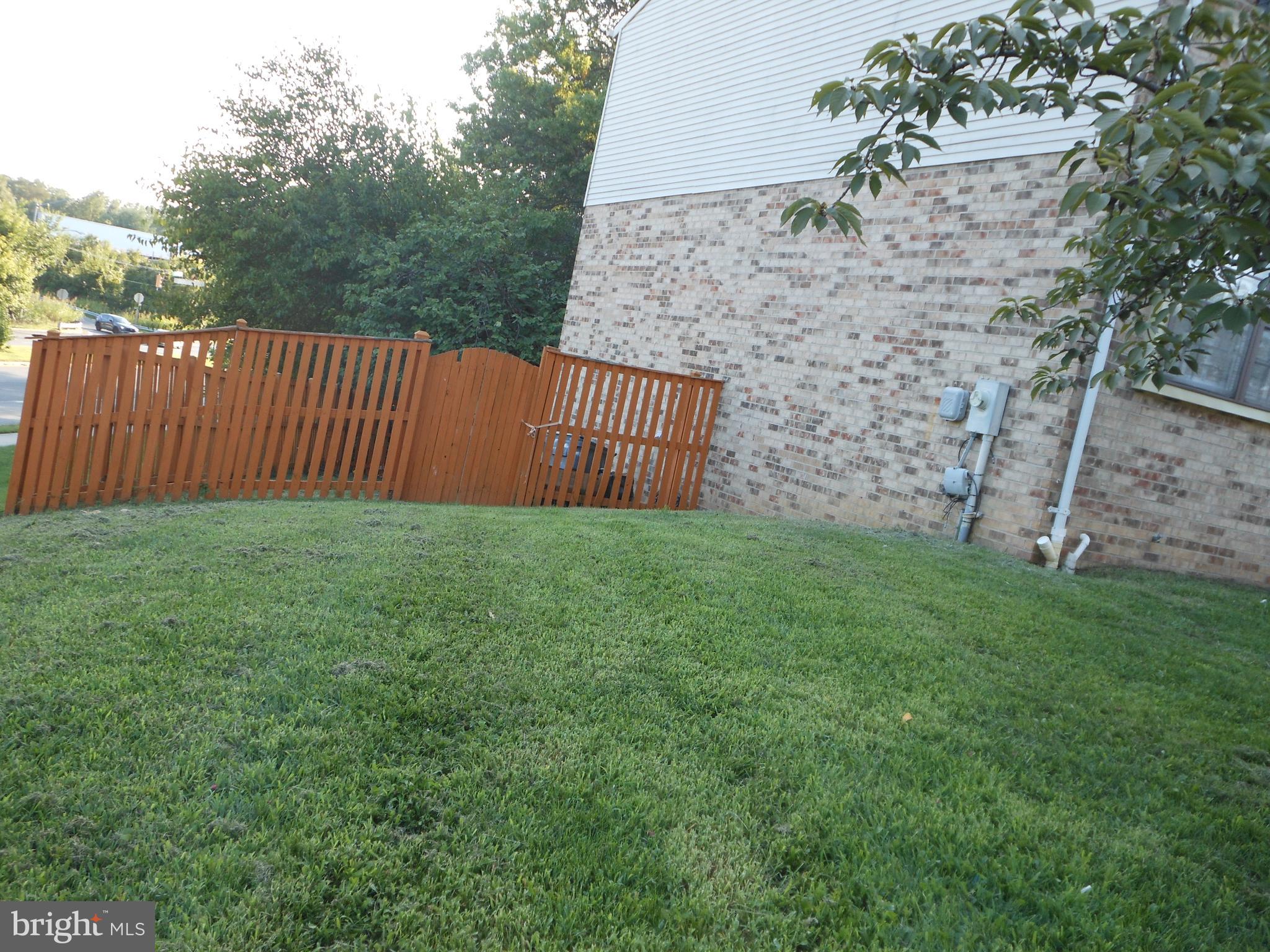 BROADFIELD - Residential