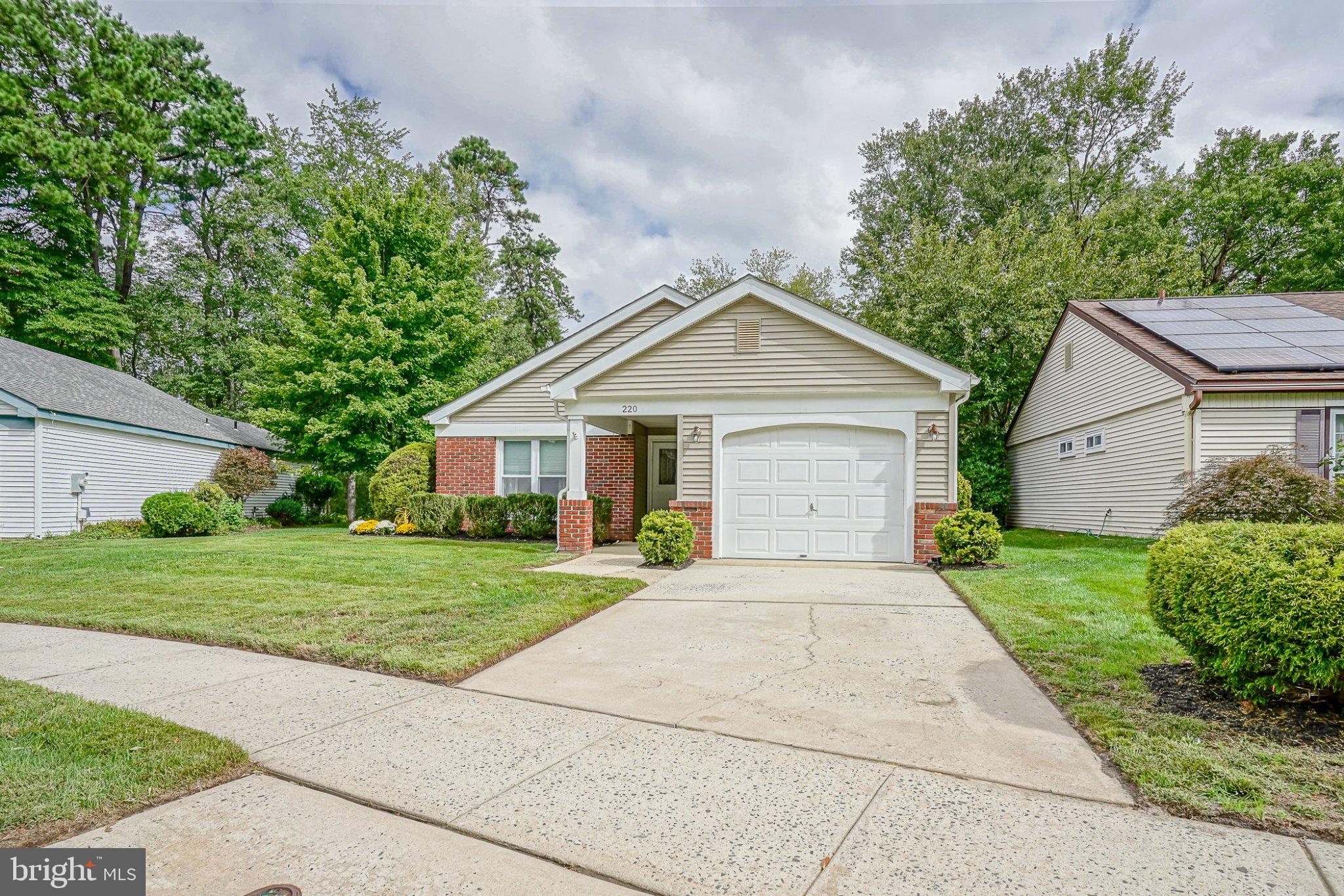 220 N PLYMOUTH COURT