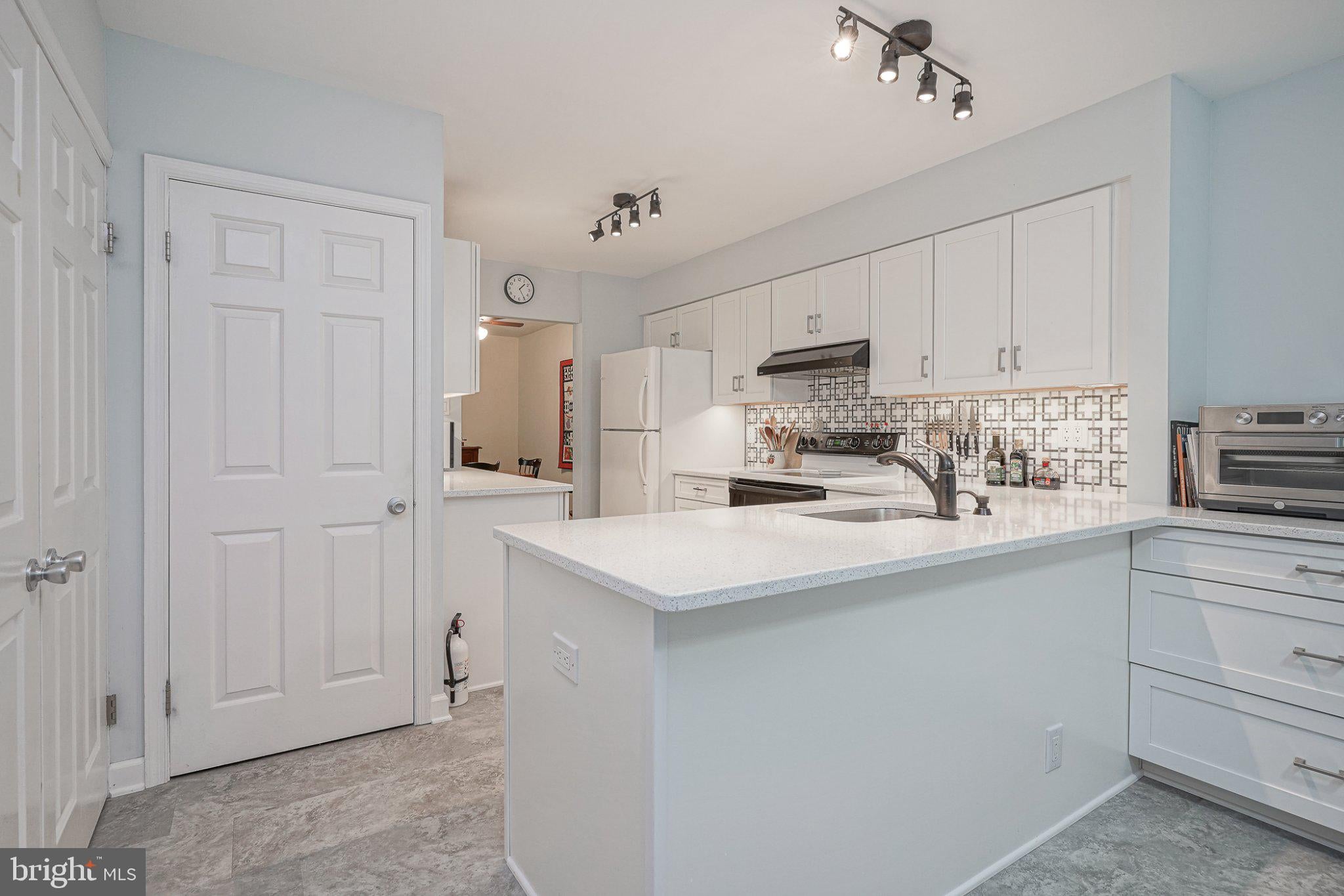 13 BUCKTHORN COURT