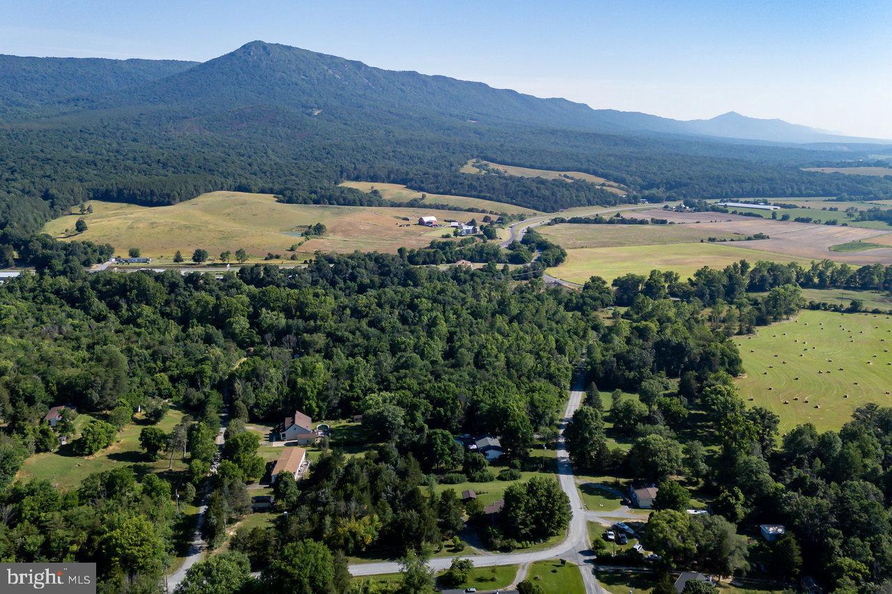 LAND OF LURAY - Residential