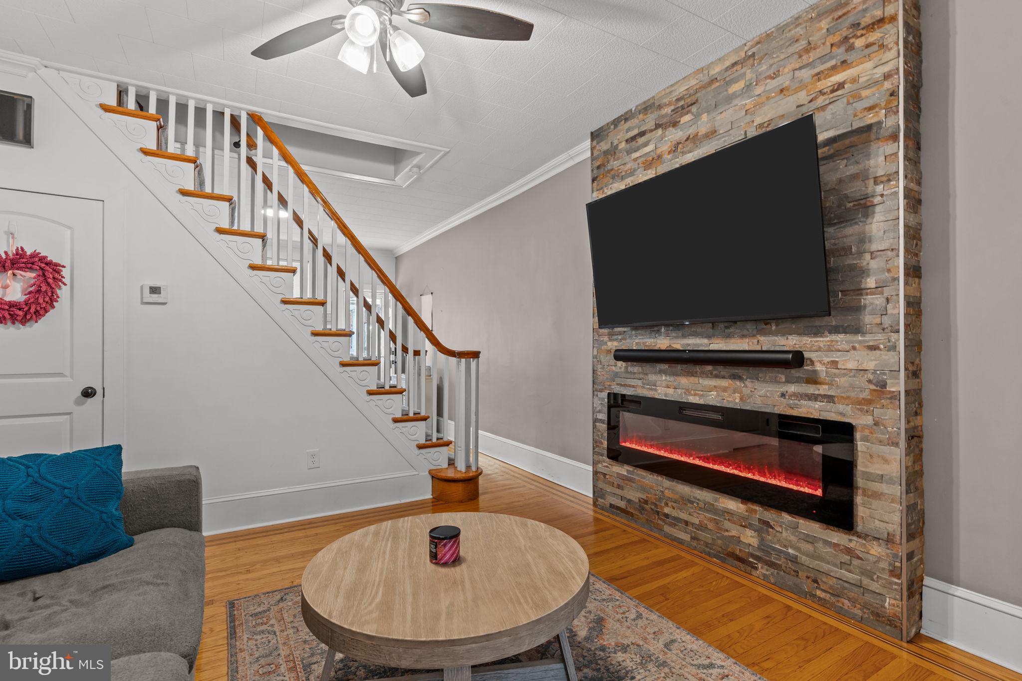 BRIDESBURG - Residential