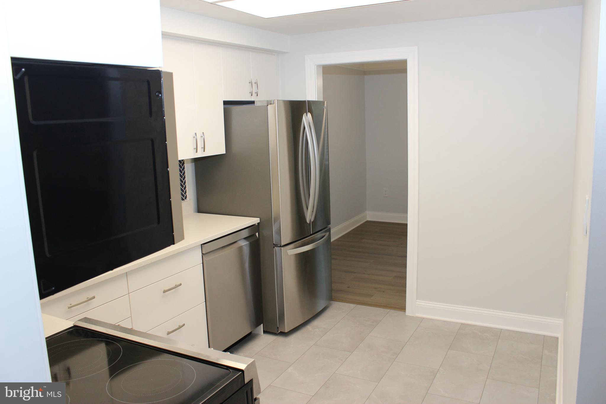 237 GREENFIELD COURT - Photo 4