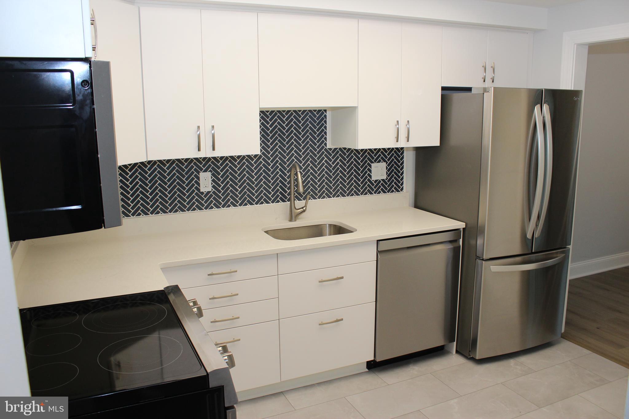 237 GREENFIELD COURT - Photo 3