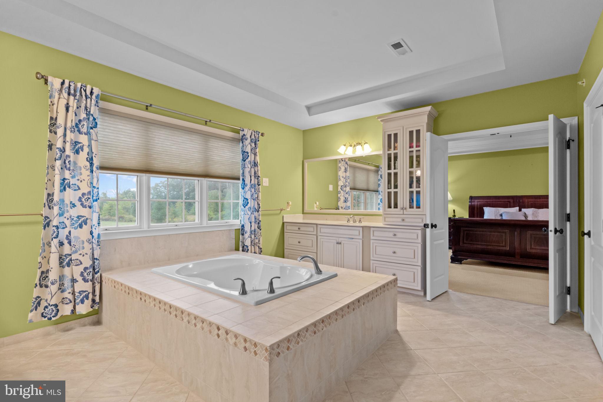 CHAPMANS CORNER - Residential