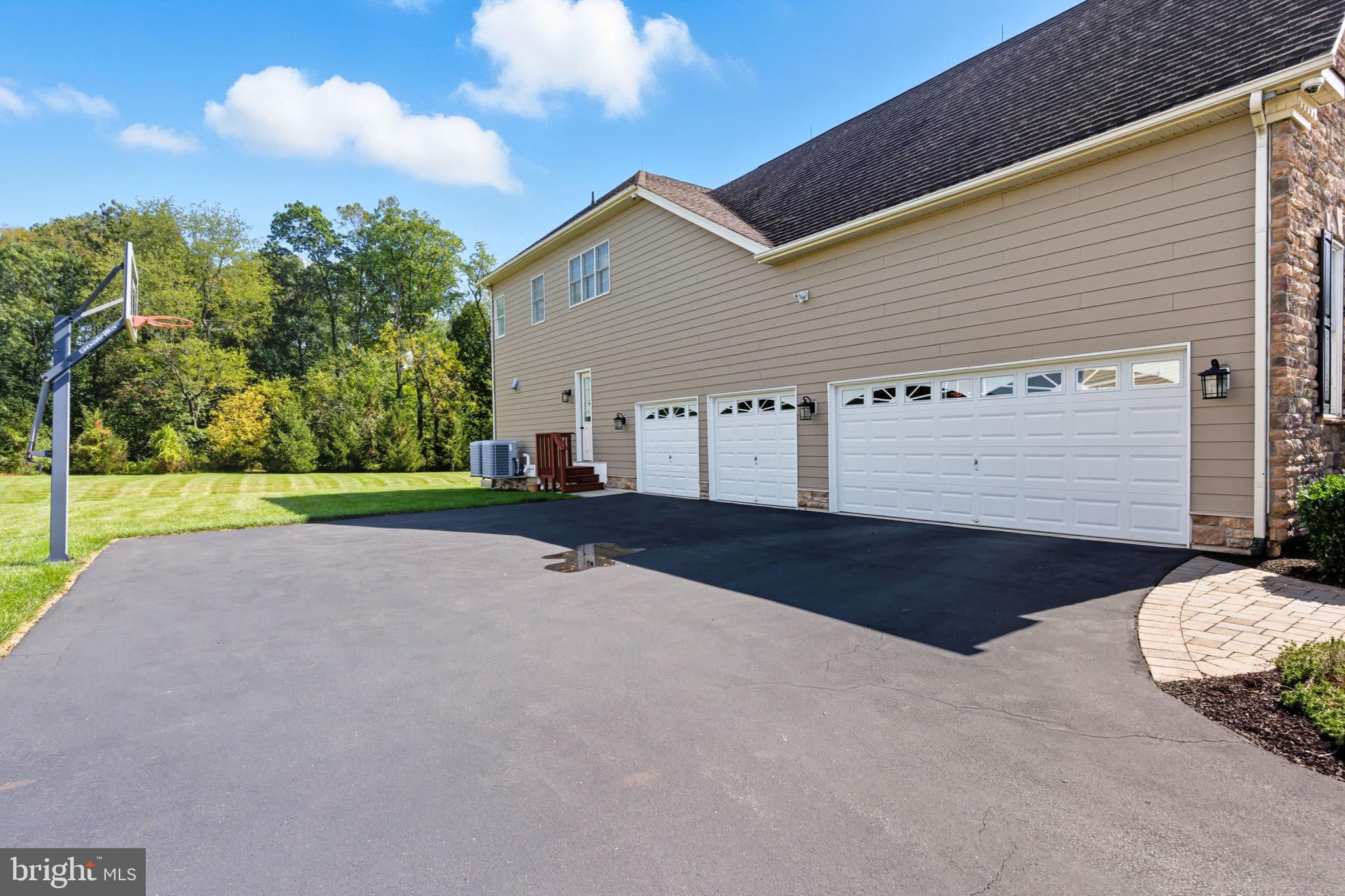 CHAPMANS CORNER - Residential