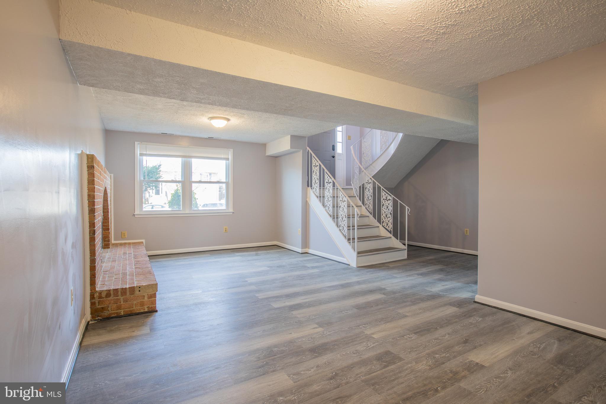 CLINTON - Residential Lease