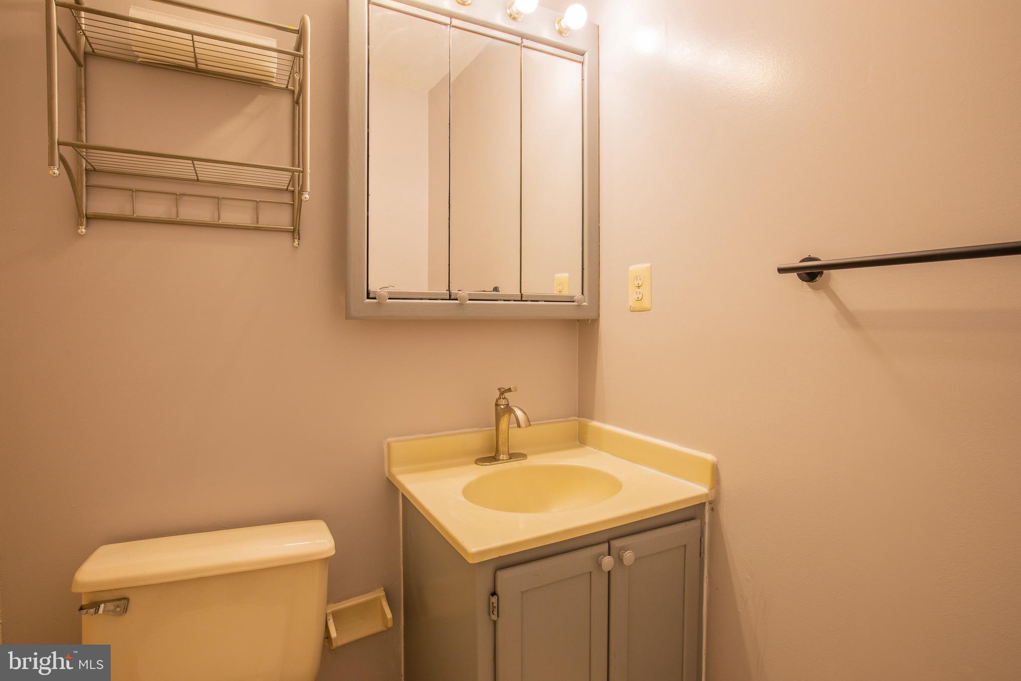 CLINTON - Residential Lease