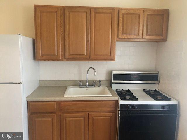 WHITMAN - Residential Lease