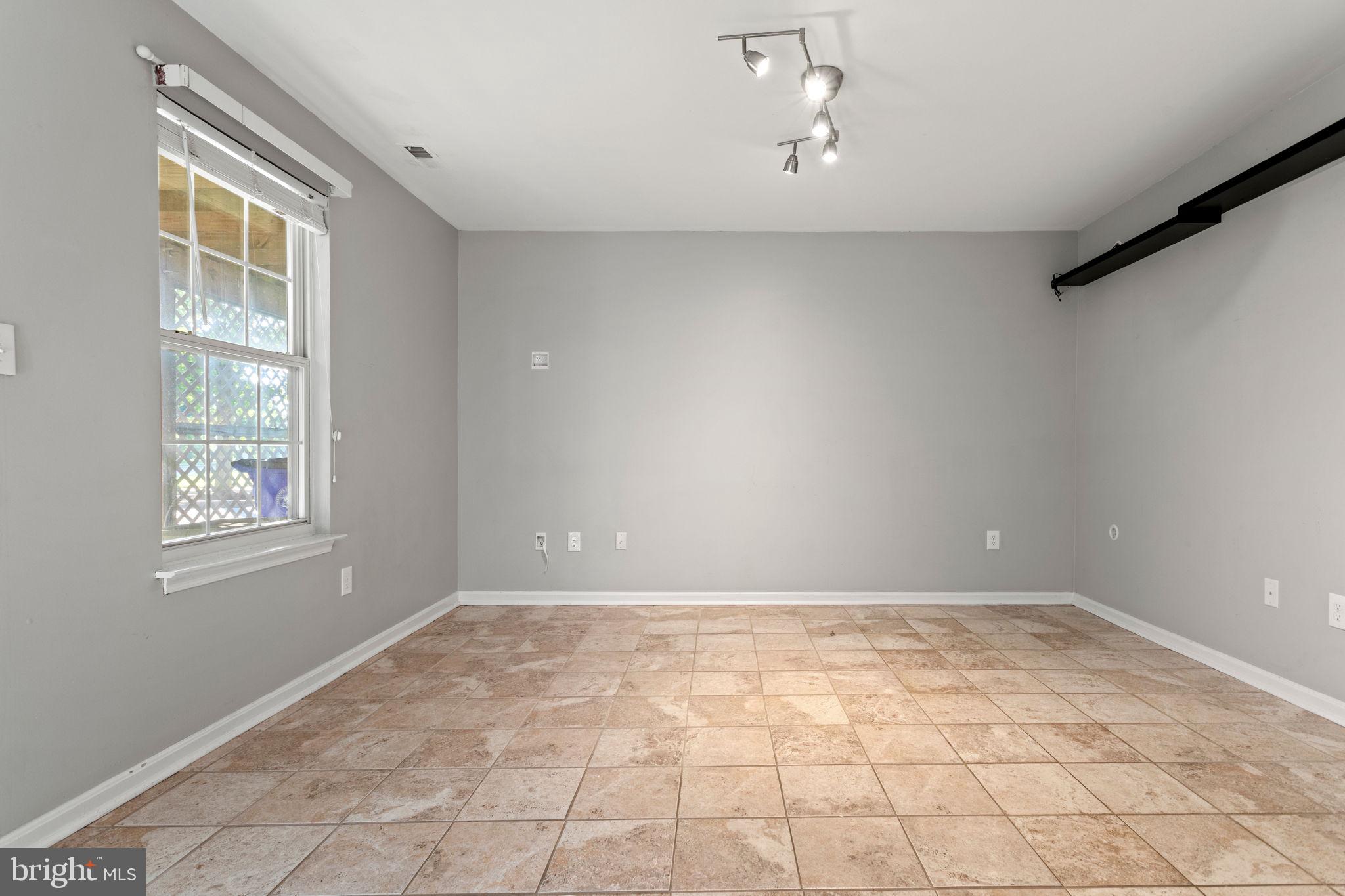 FREDERICKTOWNE VILLAGE - Residential