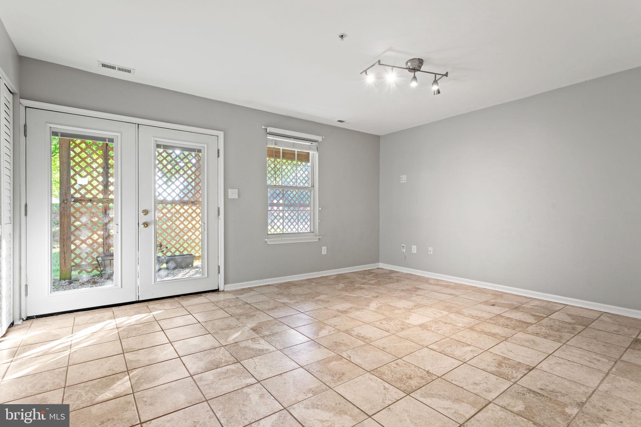 FREDERICKTOWNE VILLAGE - Residential