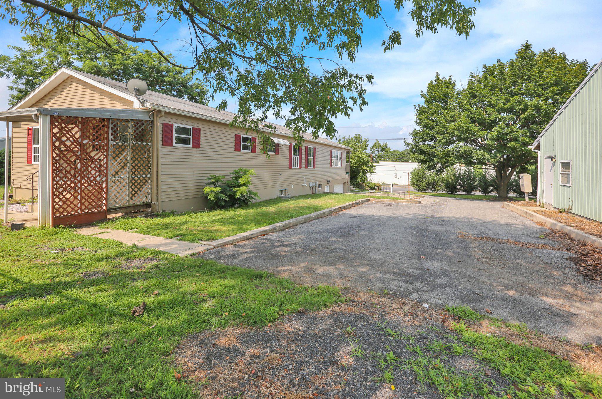 411 BELT LINE AVENUE