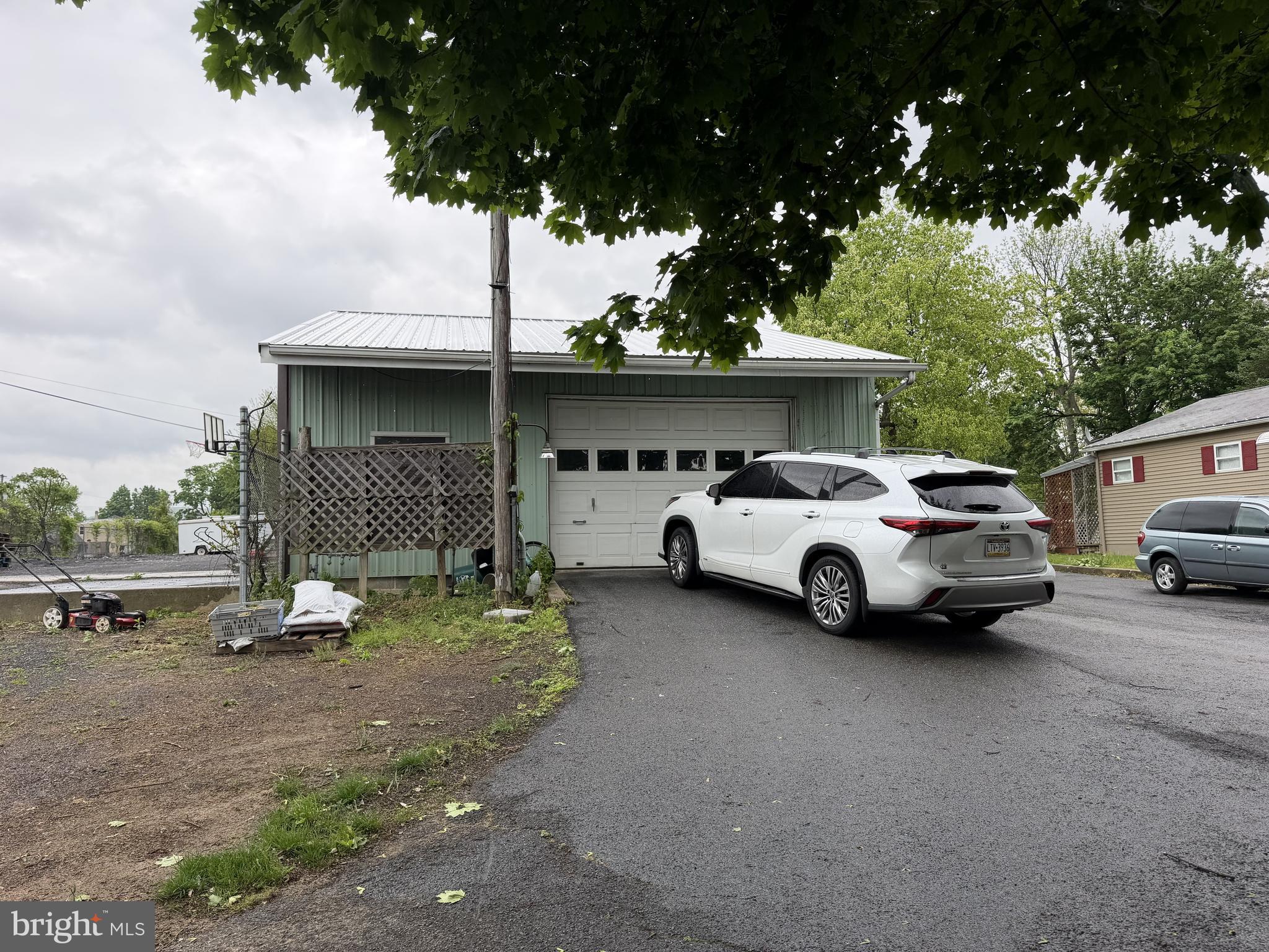 411 BELT LINE AVENUE