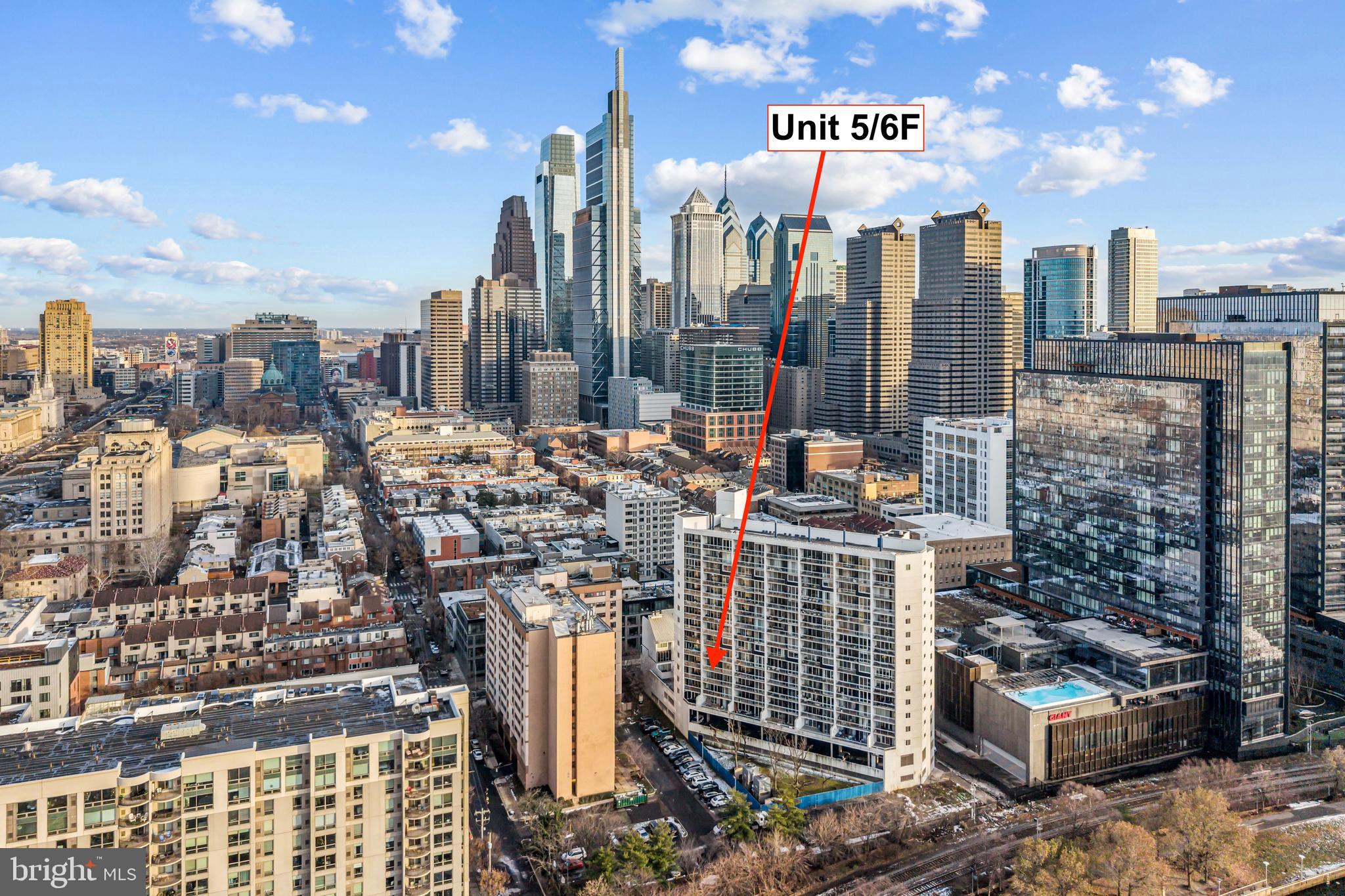 LOGAN SQUARE - Residential