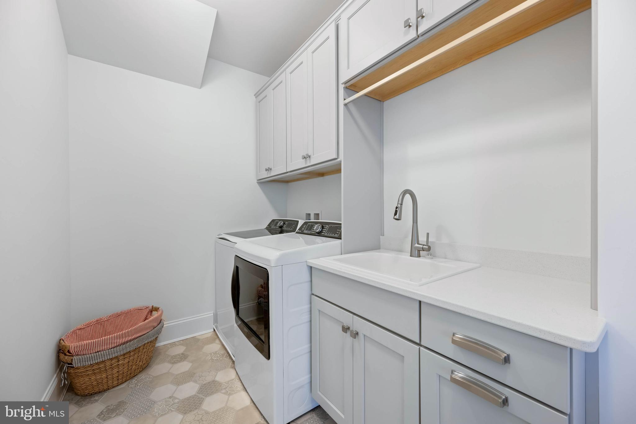 MARSH ISLAND IN LEWES - Residential