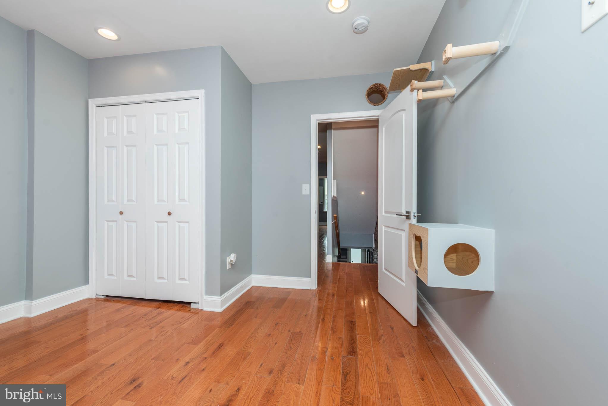 WASHINGTON VILLAGE - Residential