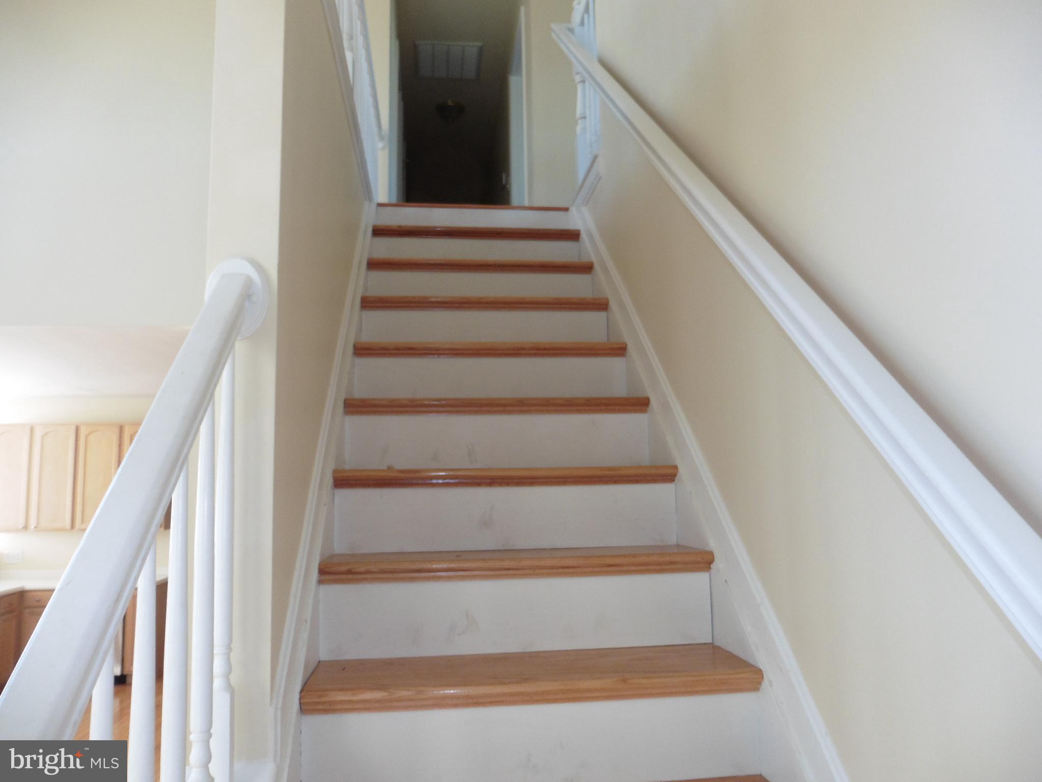 APPLE KNOLLS ESTATES - Residential Lease