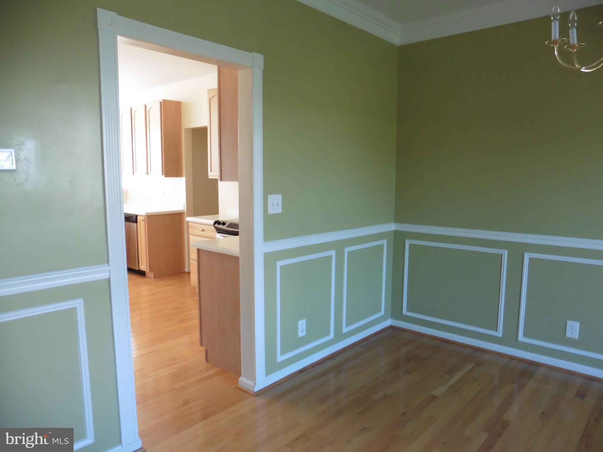 APPLE KNOLLS ESTATES - Residential Lease