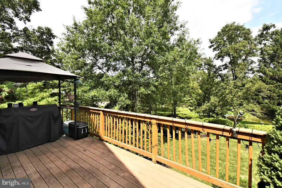 1861 CREEKVIEW LANE