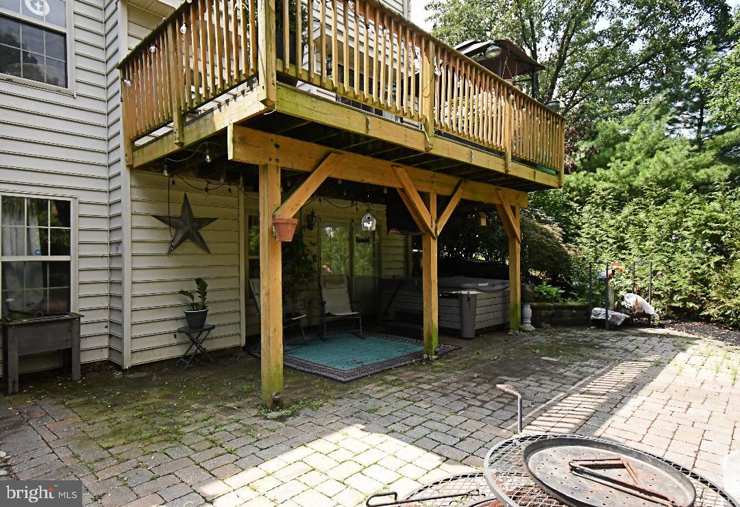 1861 CREEKVIEW LANE