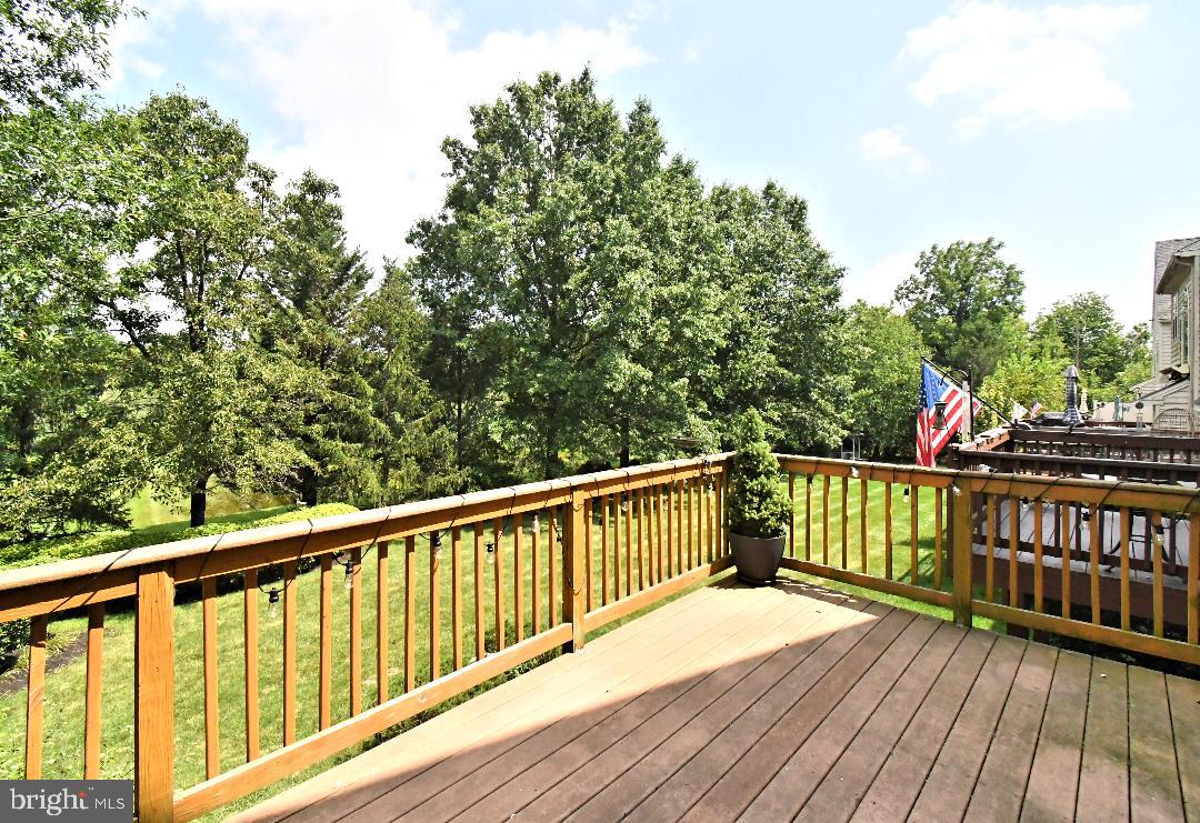 1861 CREEKVIEW LANE