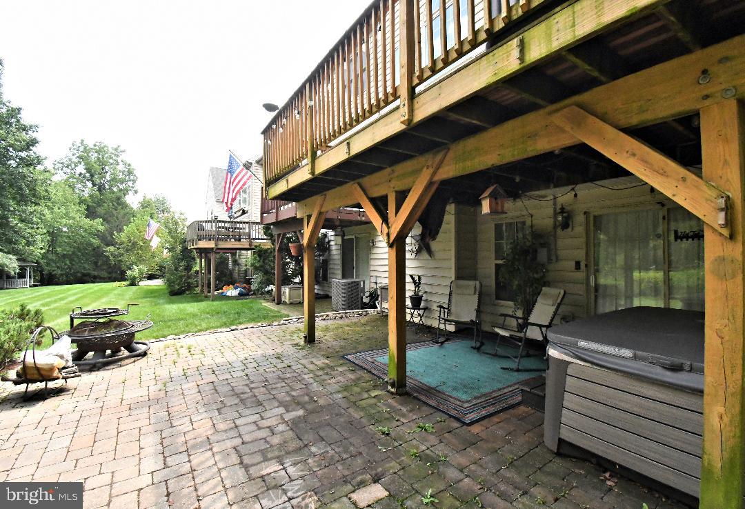 1861 CREEKVIEW LANE