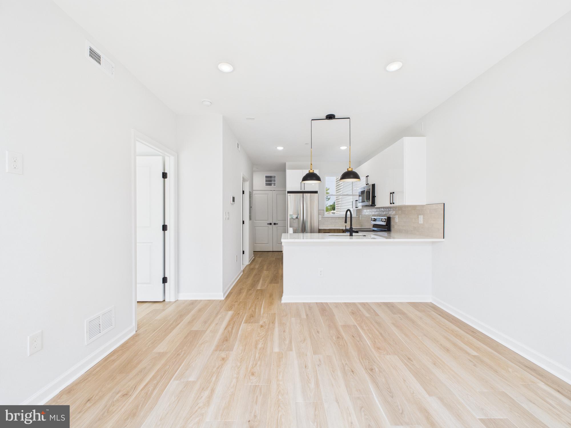 1326 S GROVE STREET 4