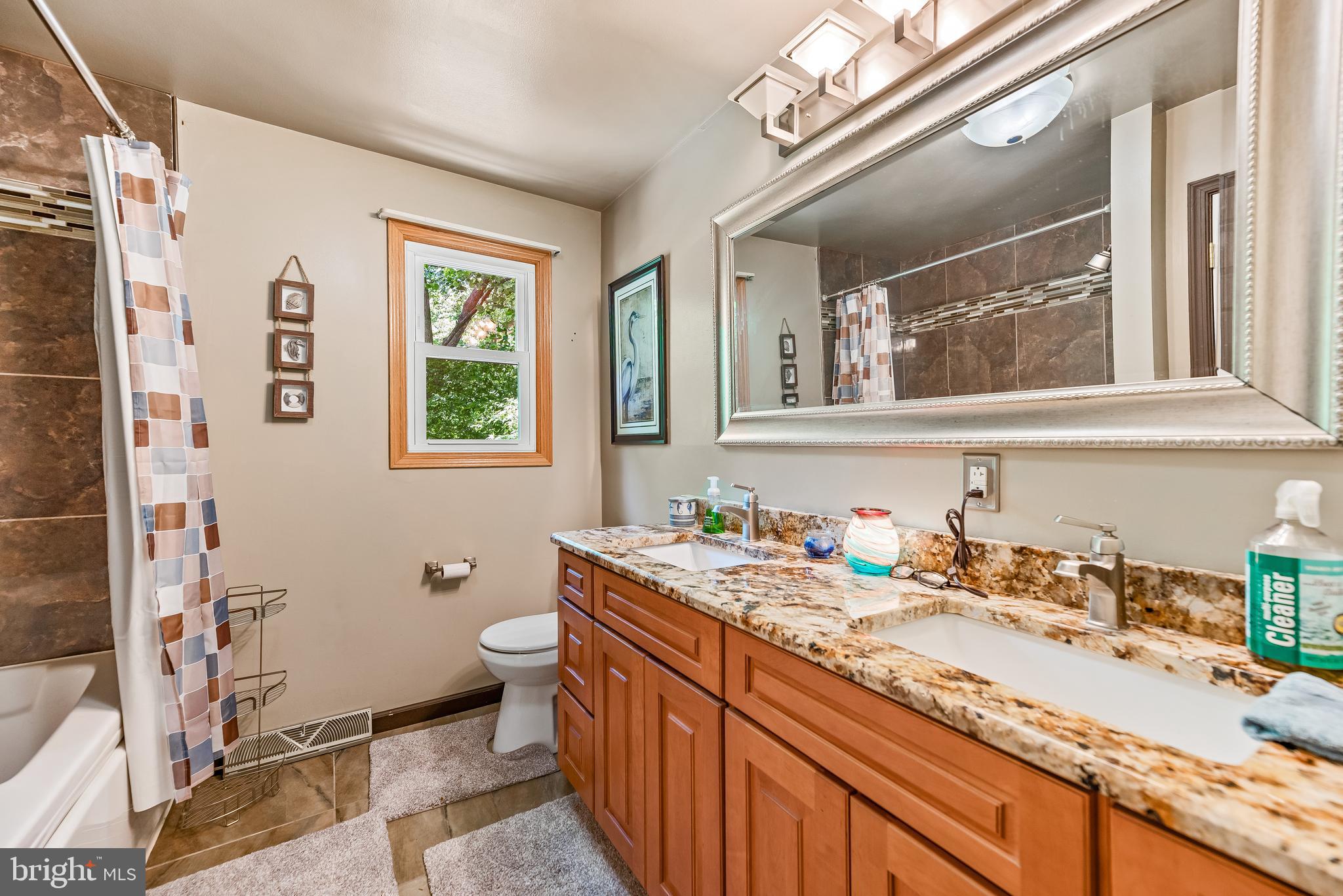 LAKE KARYLBROOK - Residential