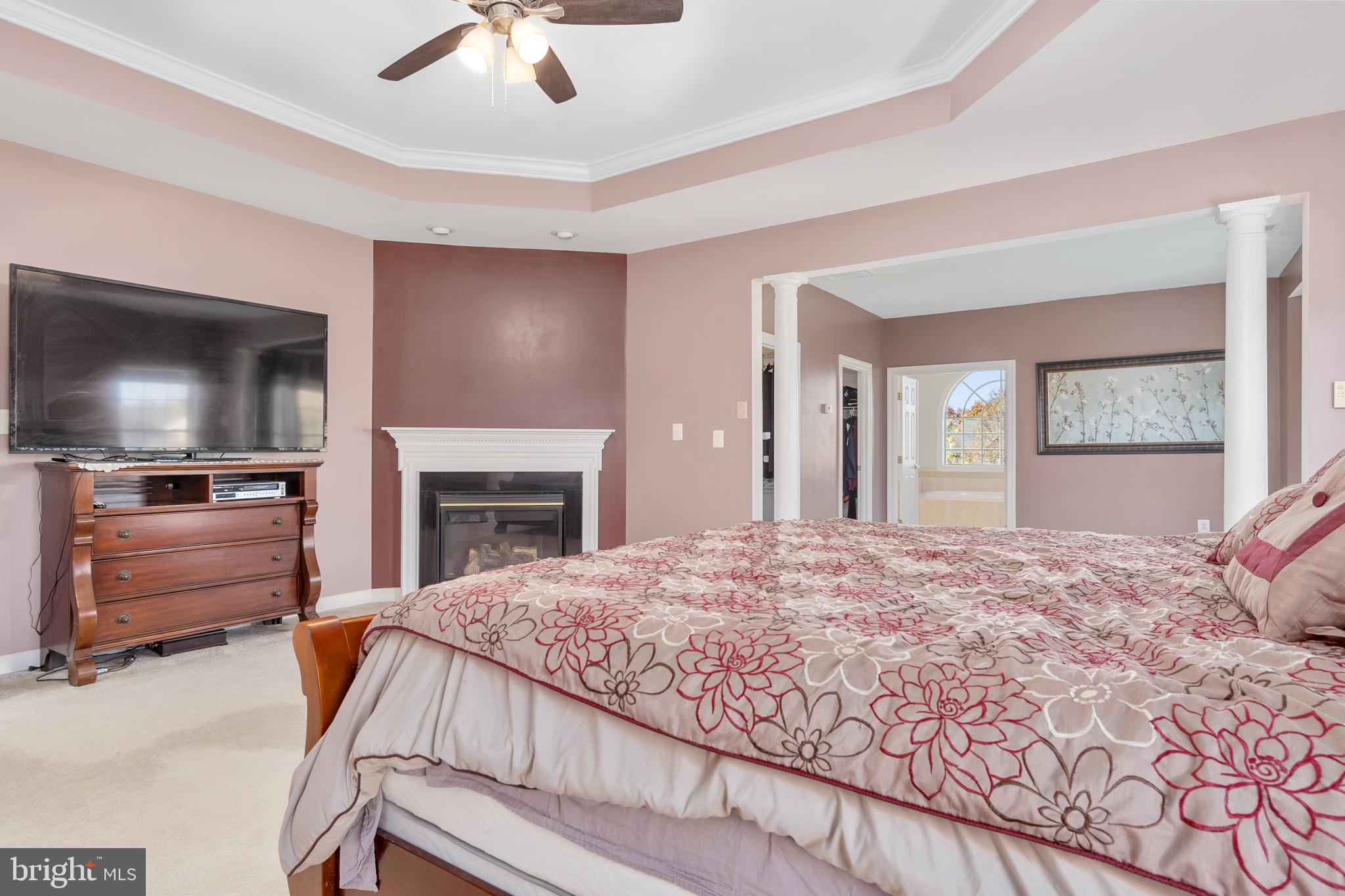 PARADISE MANOR - Residential