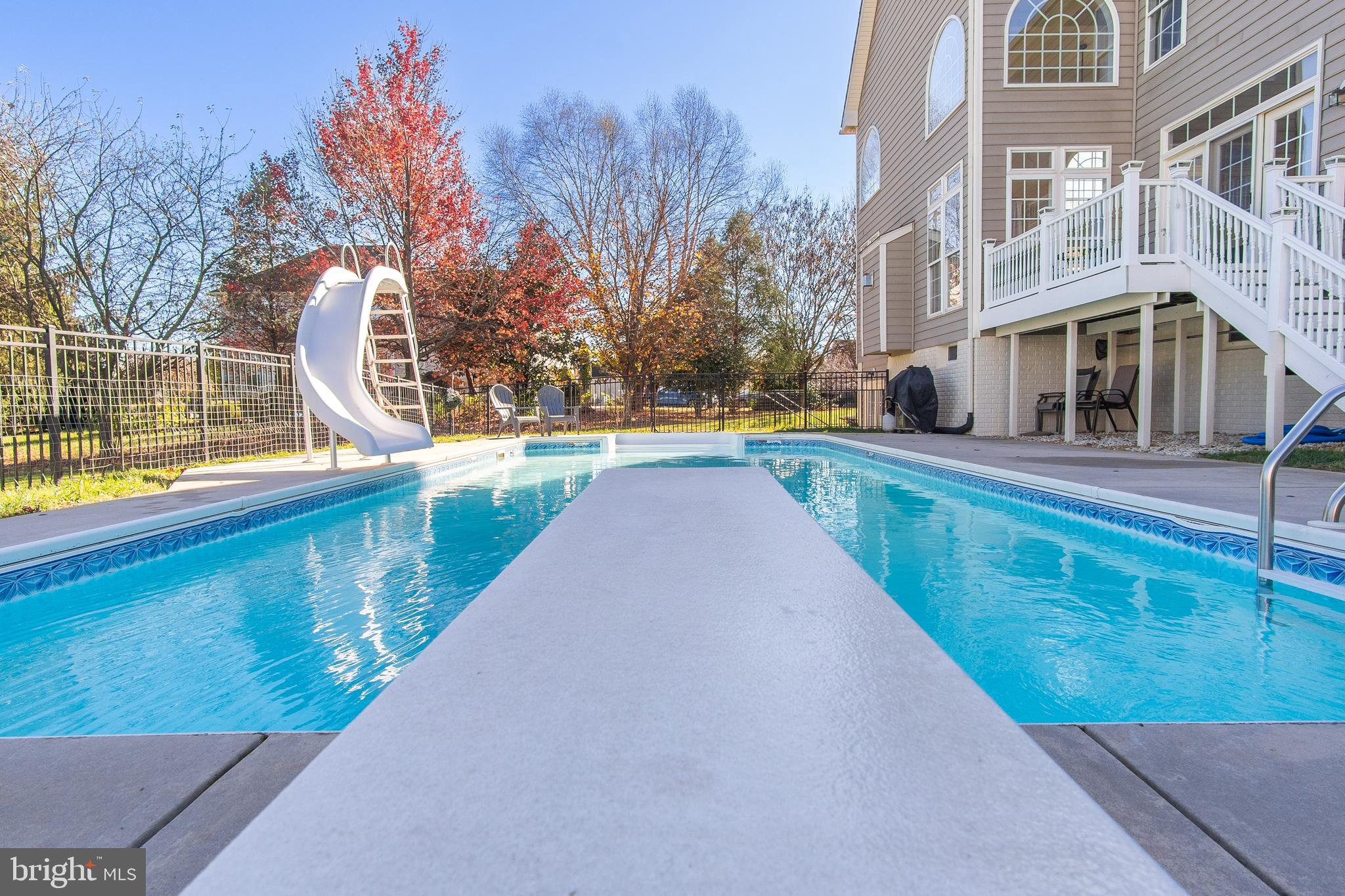 PARADISE MANOR - Residential